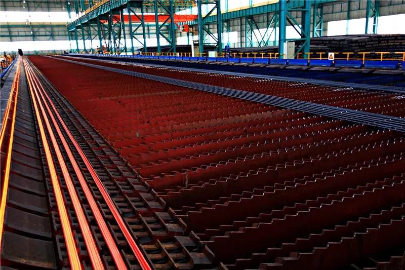 乌兰浩特钢铁加入敬业集团后，第一次实现了高强抗震钢筋产品覆盖所有规格